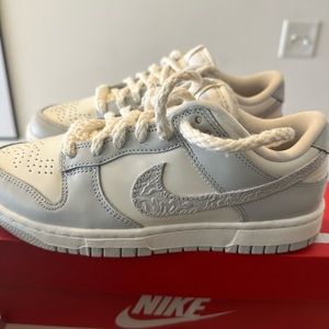 Women’s Nike Dunk
